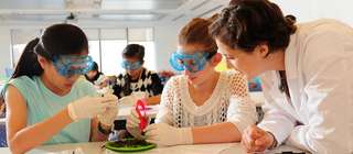 Interactive Teaching Model Engages Students in STEM